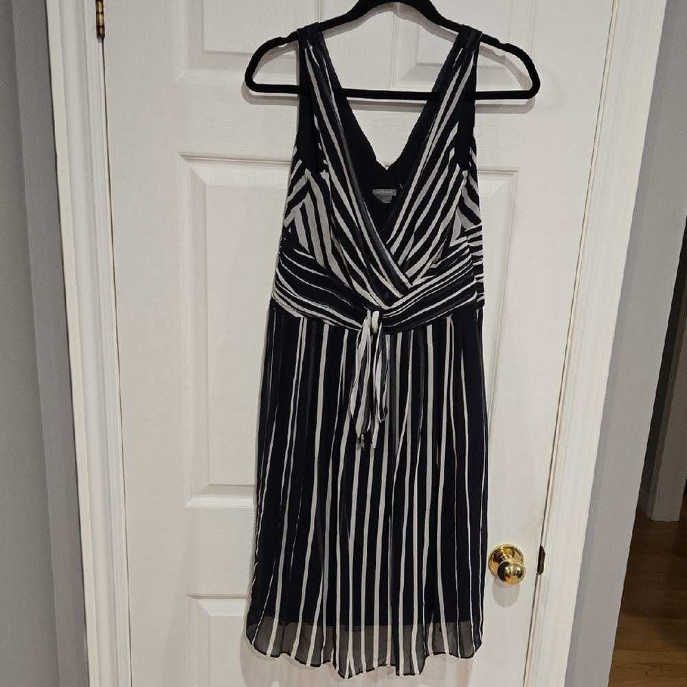 Ann Taylor Navy  and White Striped Midi Dress In 100% Silk Size 6 NWT